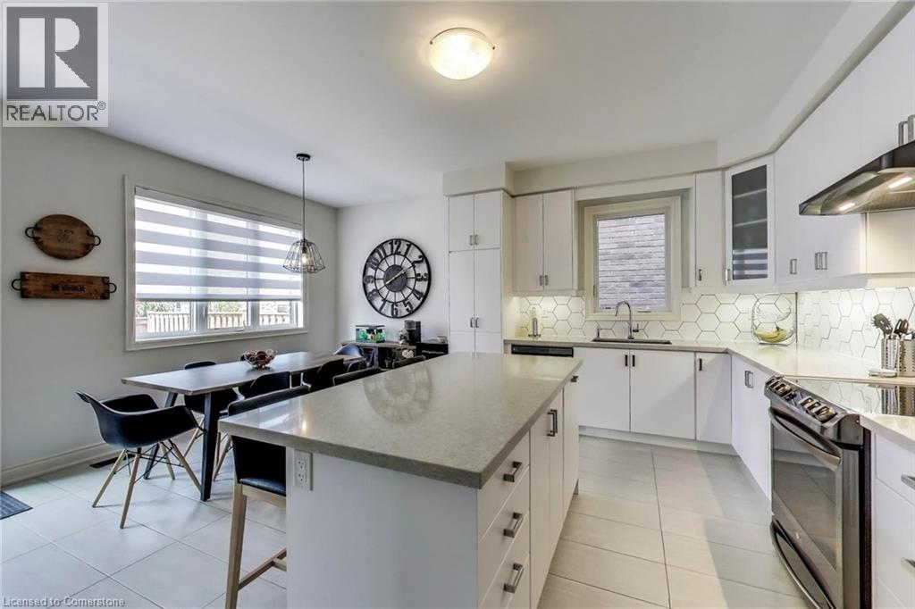 Photo 26 of 9 Skinner Road Road, Waterdown ON