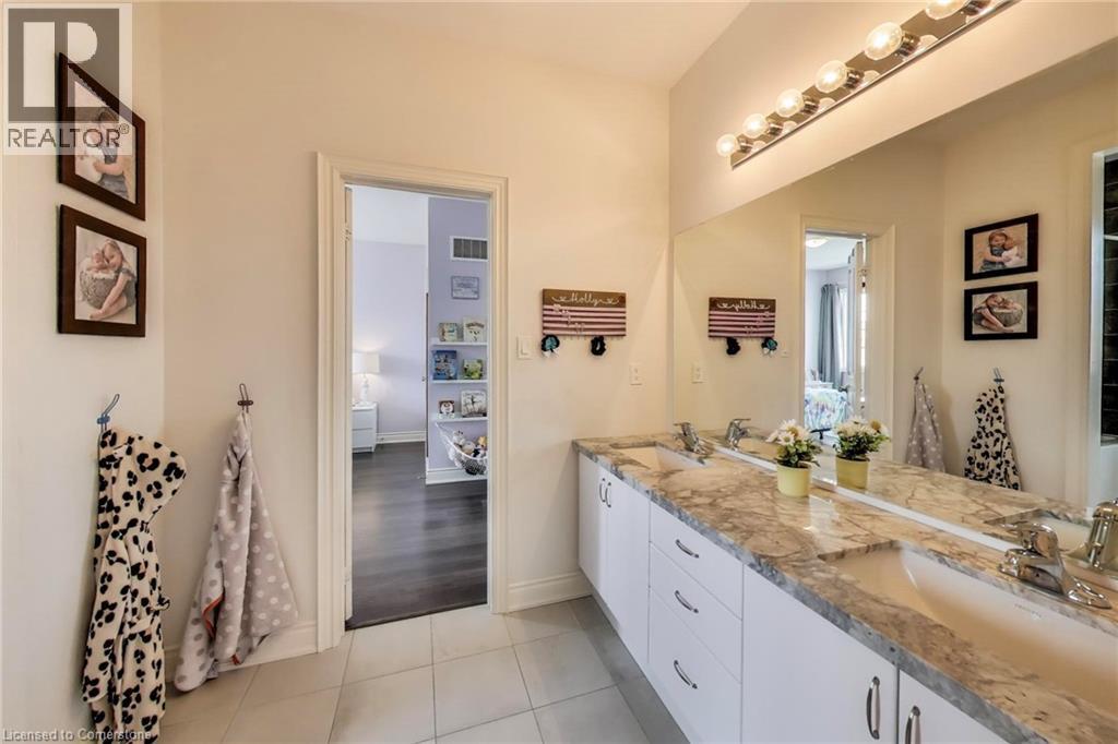 Photo 34 of 9 Skinner Road Road, Waterdown ON