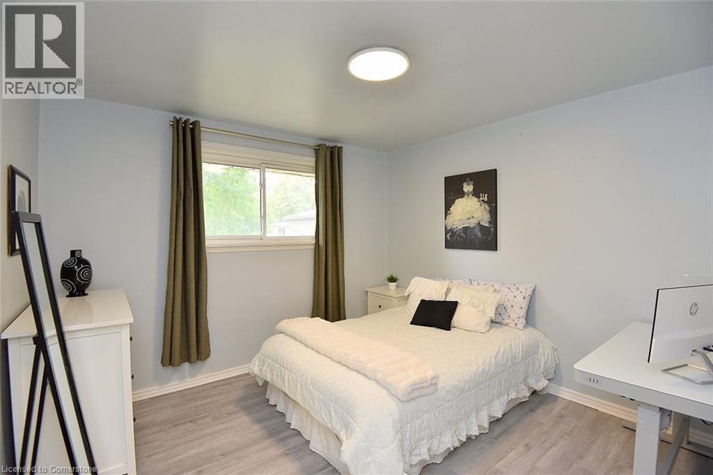 Photo 20 of 238 Kent Crescent, Burlington ON