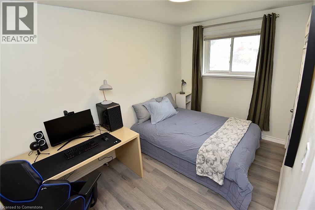 Photo 22 of 238 Kent Crescent, Burlington ON