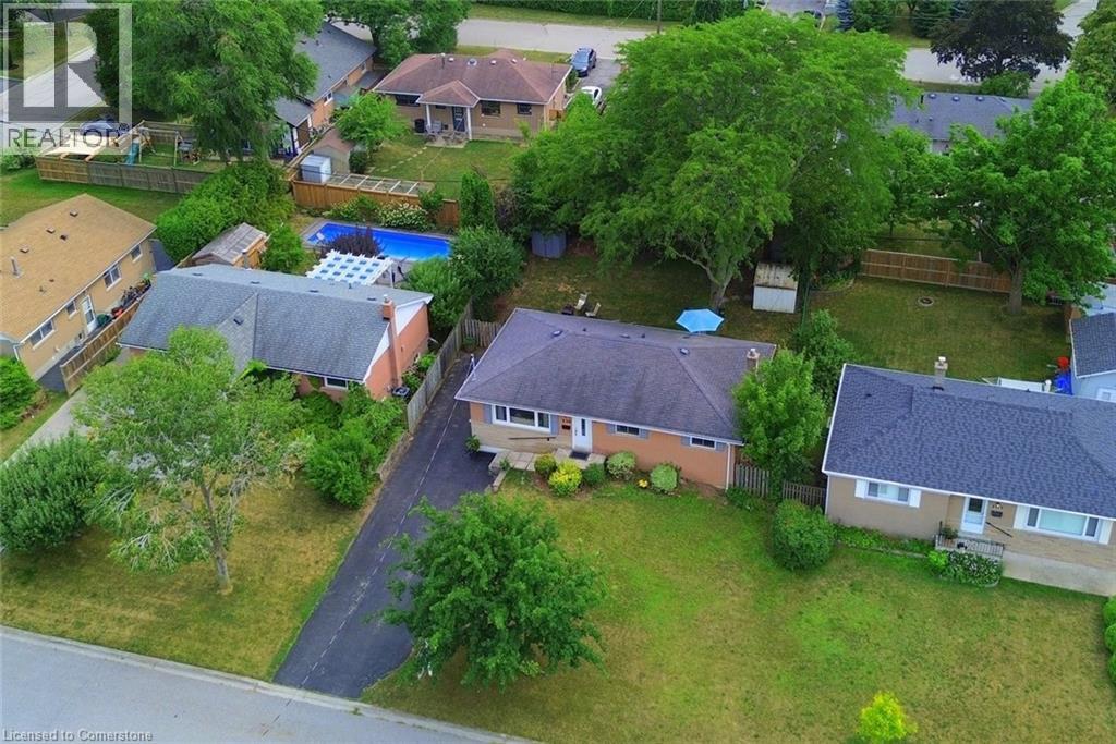 Photo 4 of 238 Kent Crescent, Burlington ON