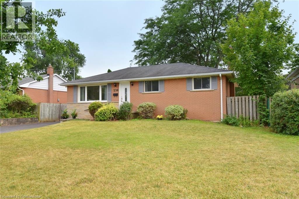 Photo 5 of 238 Kent Crescent, Burlington ON