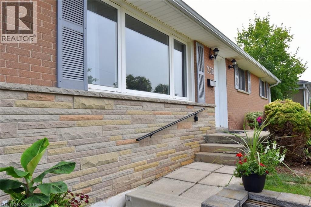 Photo 6 of 238 Kent Crescent, Burlington ON