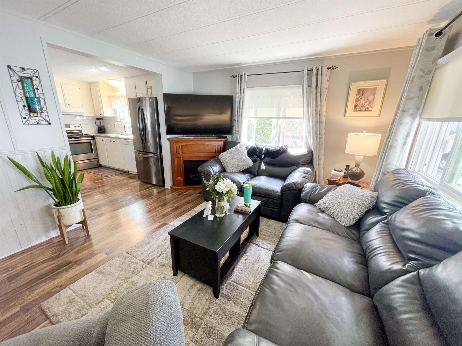 Photo 6 of 305 1840 160 Street, Surrey BC