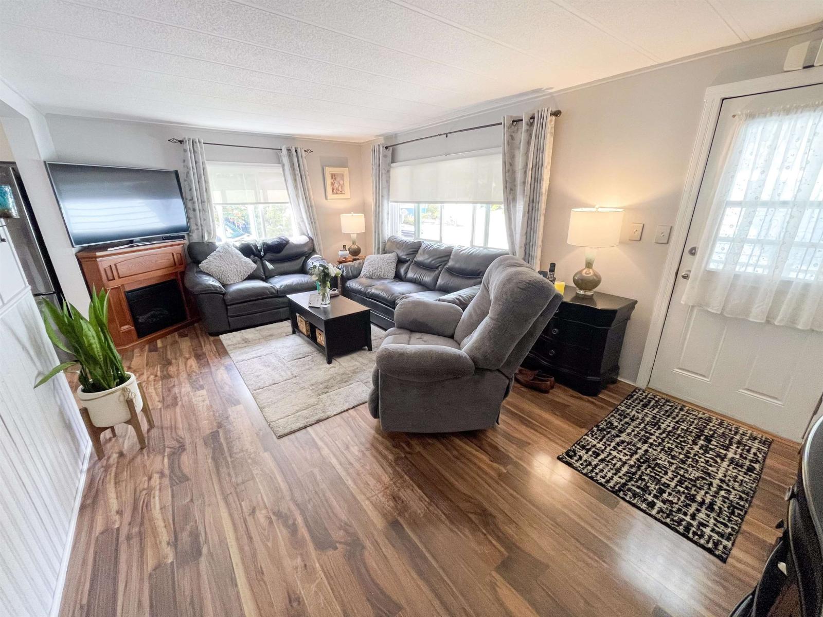 Photo 5 of 305 1840 160 Street, Surrey BC