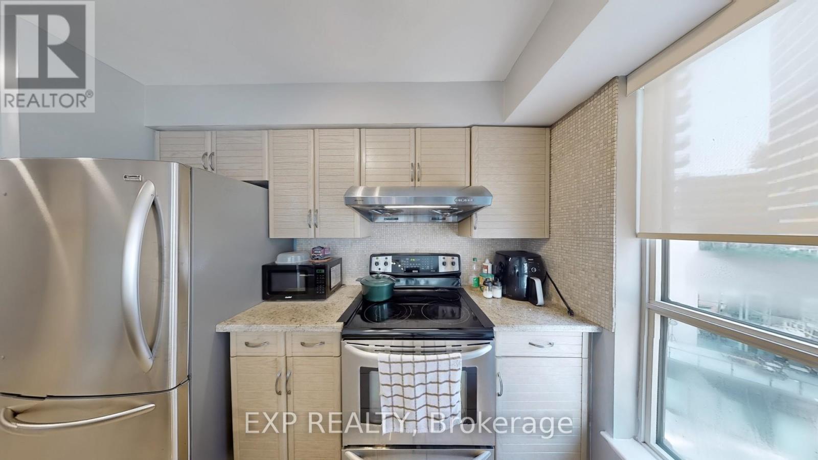 Photo 26 of 1105 24 Wellesley Street W, Toronto ON