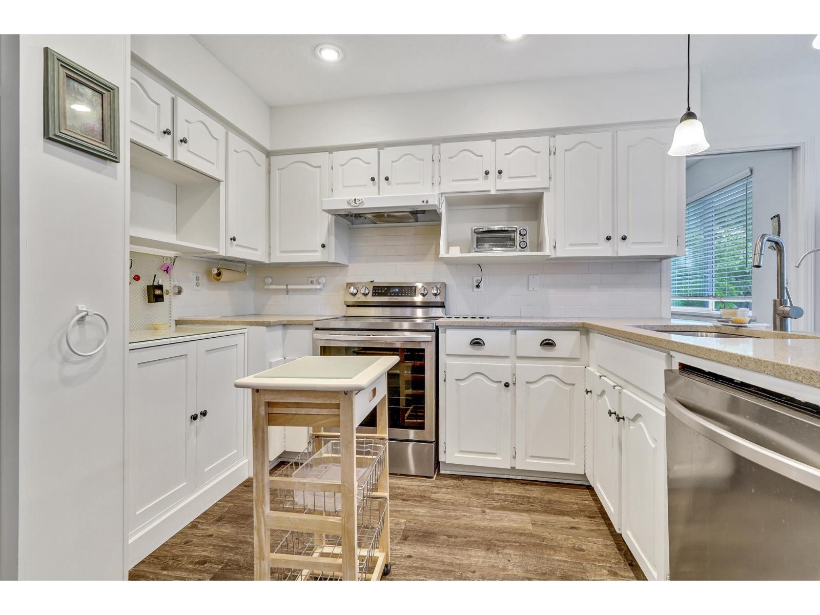 Photo 6 of 5882 169 A Street, Surrey BC