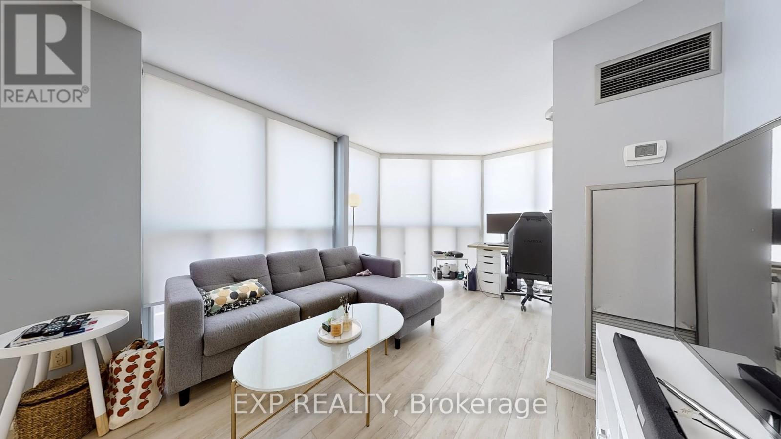 Photo 15 of 1105 24 Wellesley Street W, Toronto ON