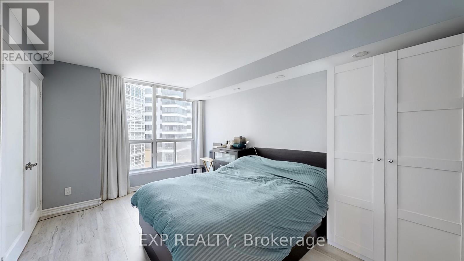 Photo 27 of 1105 24 Wellesley Street W, Toronto ON
