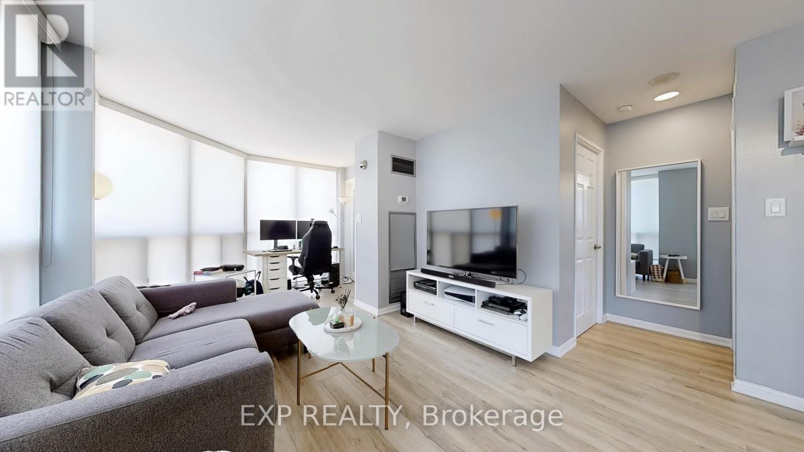 Photo 16 of 1105 24 Wellesley Street W, Toronto ON