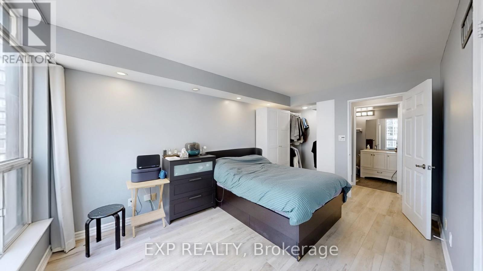 Photo 28 of 1105 24 Wellesley Street W, Toronto ON