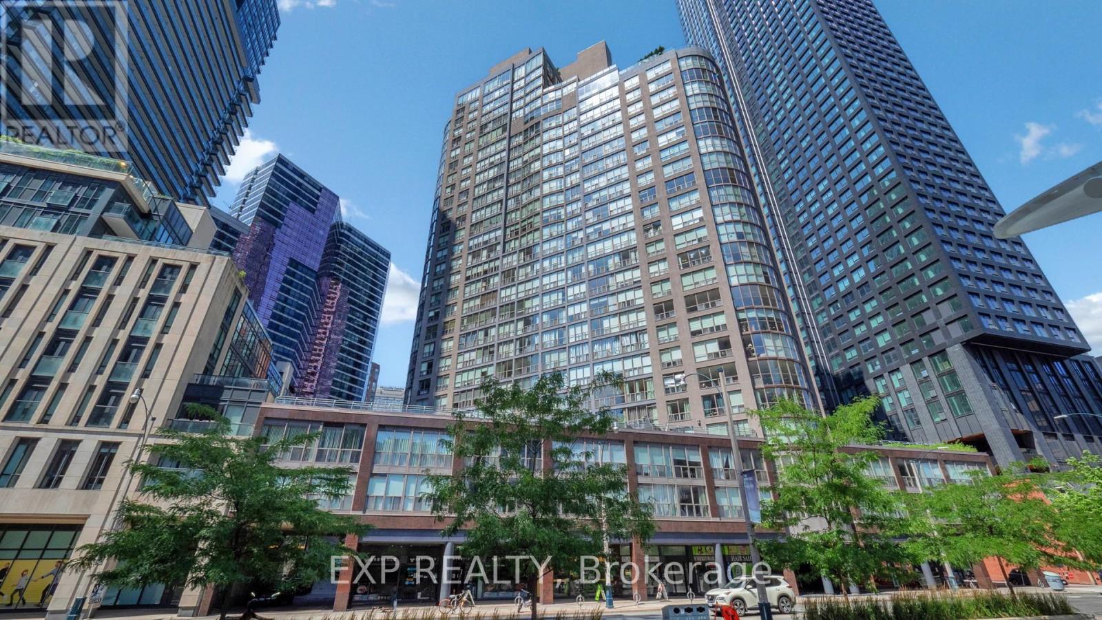 Photo 3 of 1105 24 Wellesley Street W, Toronto ON