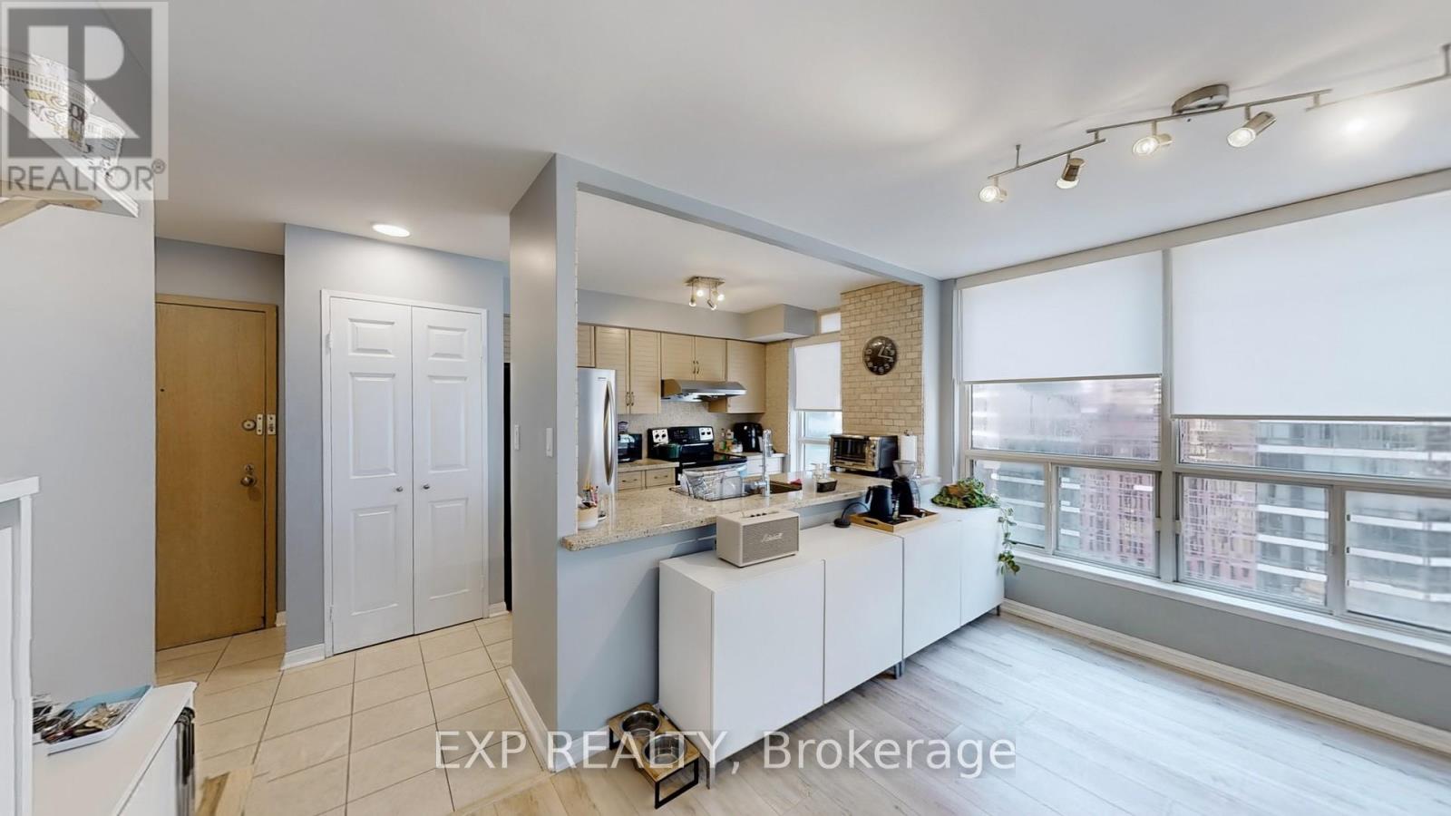 Photo 22 of 1105 24 Wellesley Street W, Toronto ON