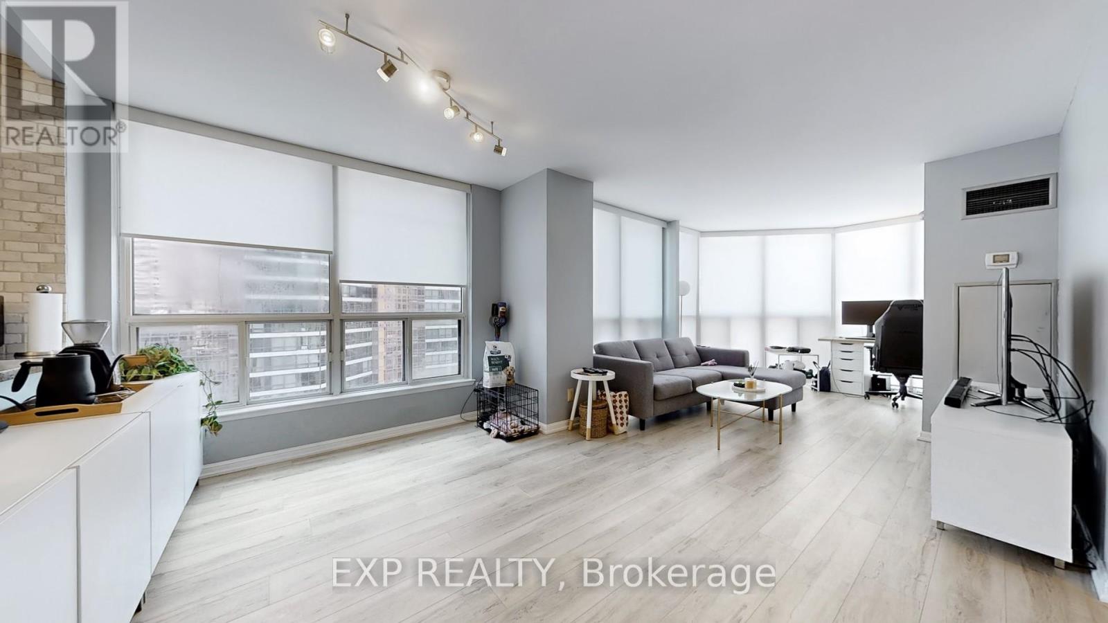 Photo 12 of 1105 24 Wellesley Street W, Toronto ON