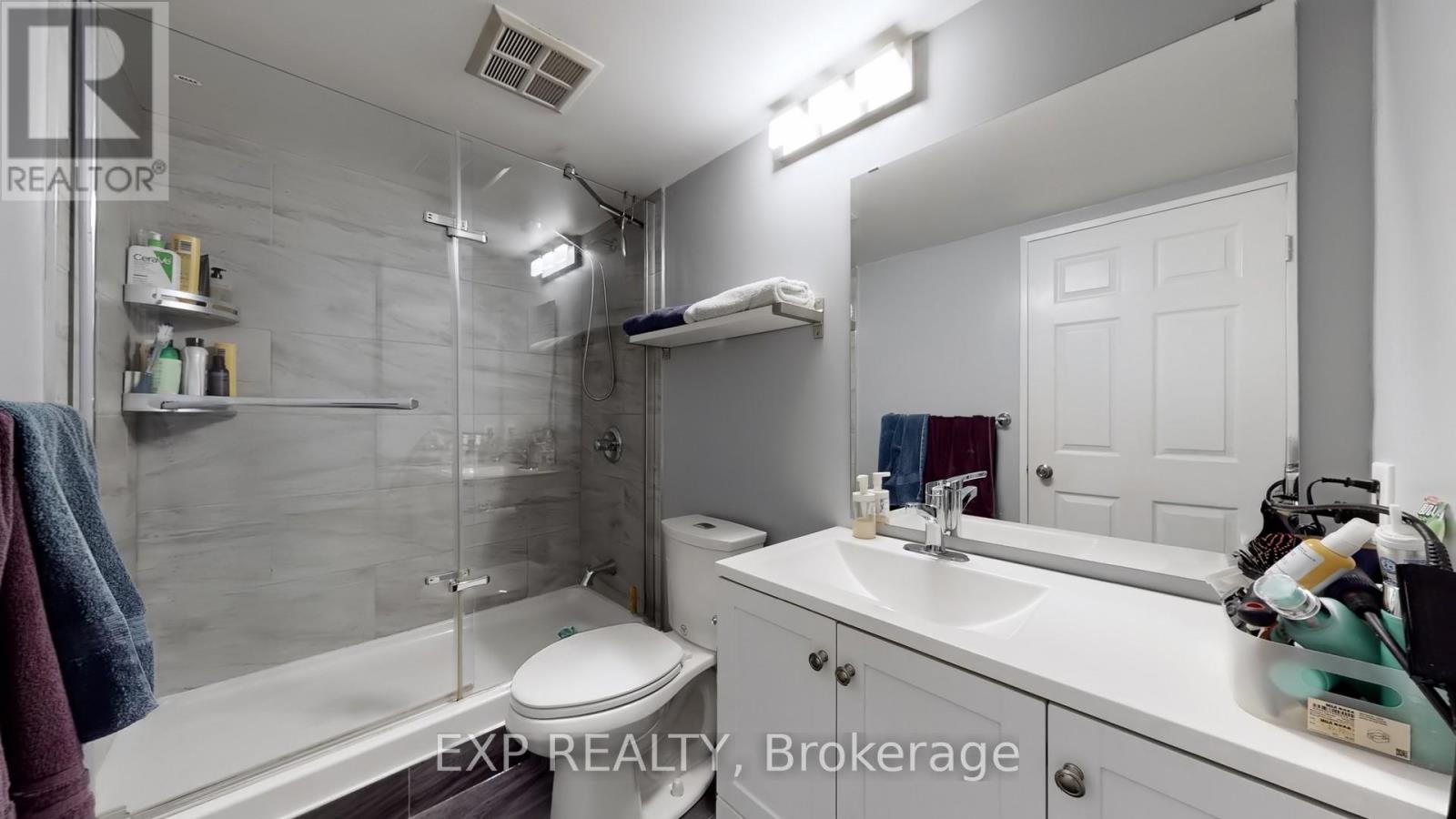 Photo 32 of 1105 24 Wellesley Street W, Toronto ON