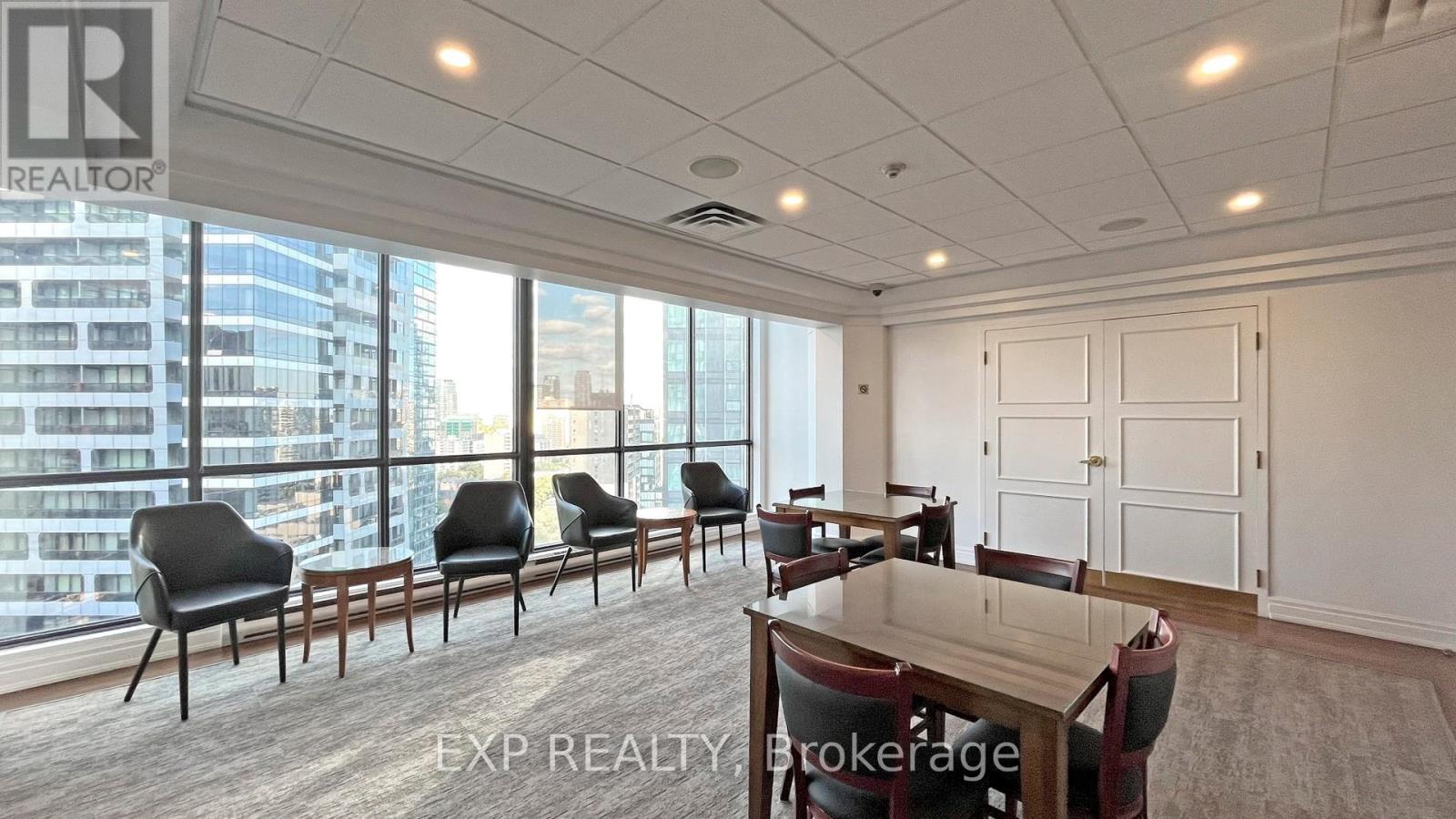 Photo 9 of 1105 24 Wellesley Street W, Toronto ON