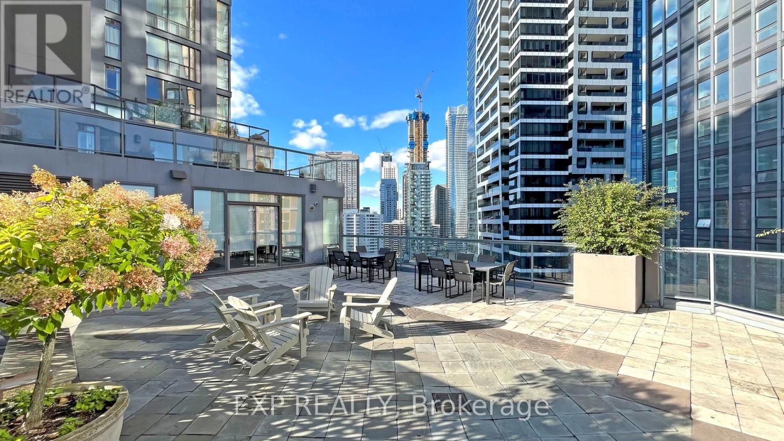Photo 4 of 1105 24 Wellesley Street W, Toronto ON