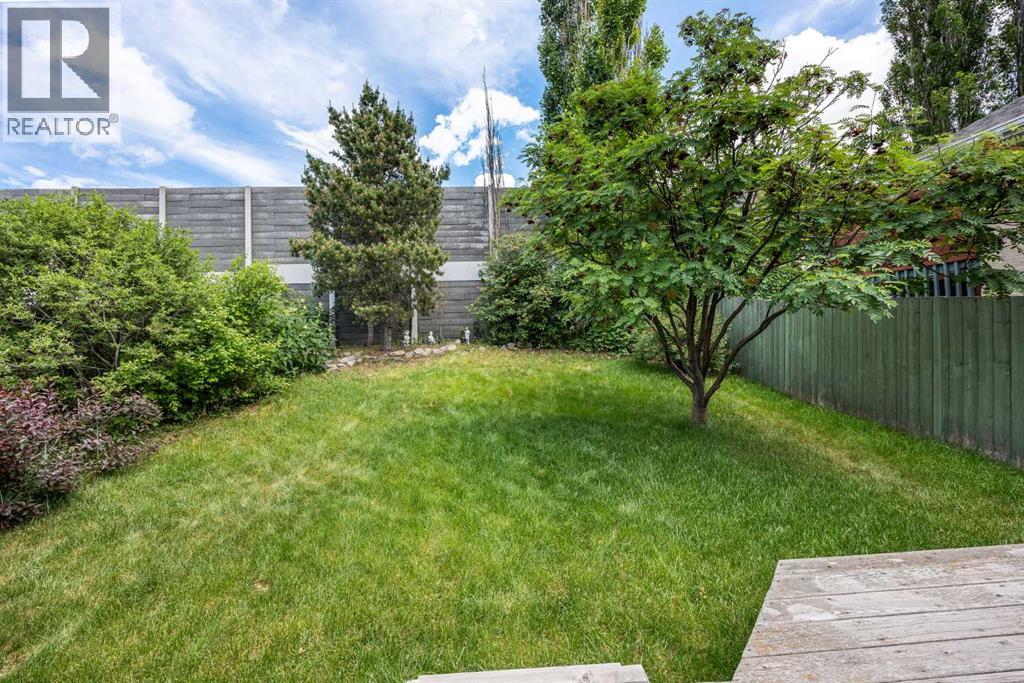 Single Family House for Sale in  Douglas Ridge Green SE Douglasdale/Glen Calgary 