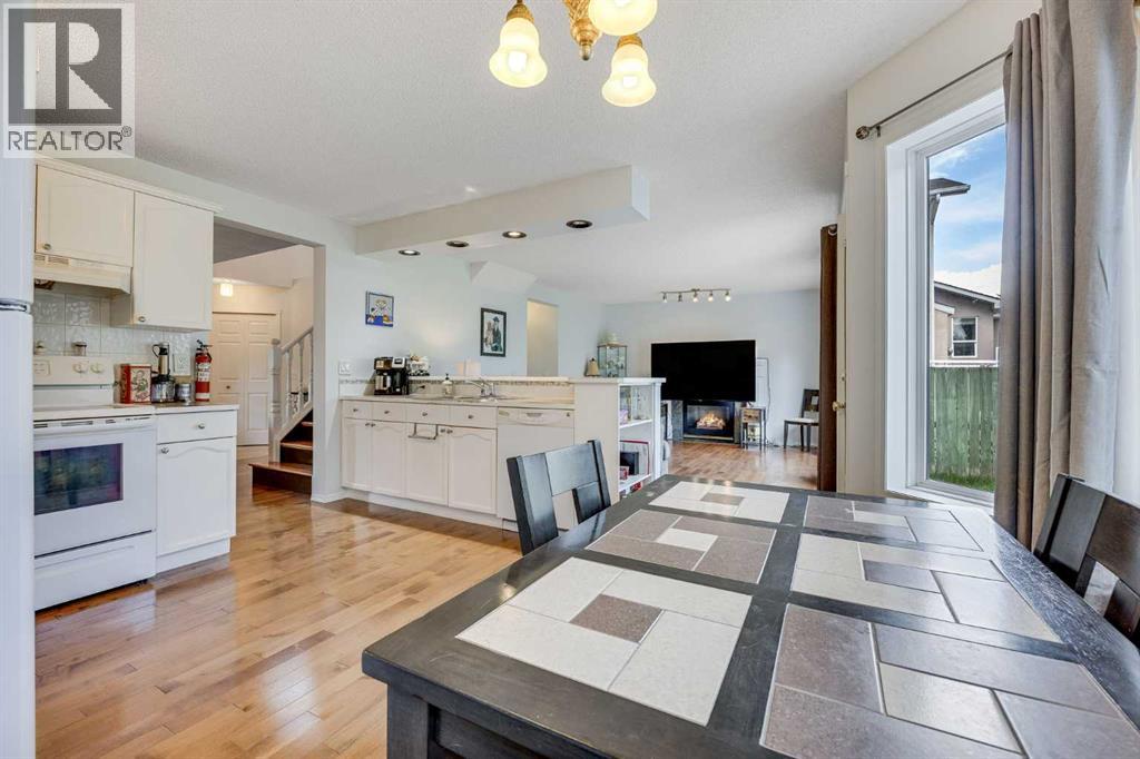 Single Family House for Sale in  Douglas Ridge Green SE Douglasdale/Glen Calgary 