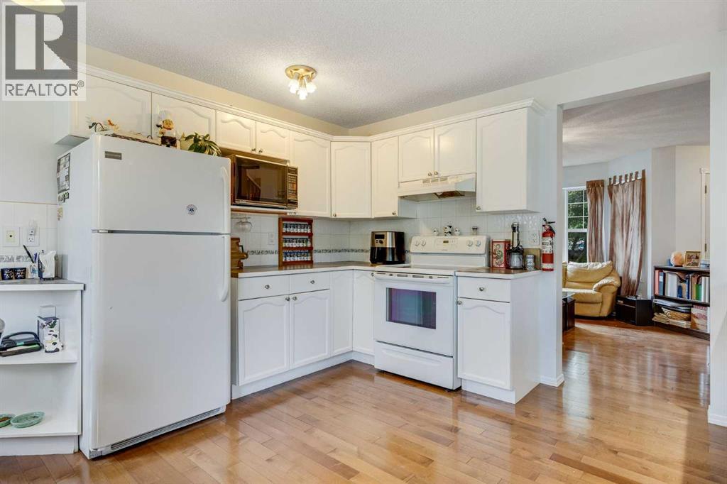 Single Family House for Sale in  Douglas Ridge Green SE Douglasdale/Glen Calgary 
