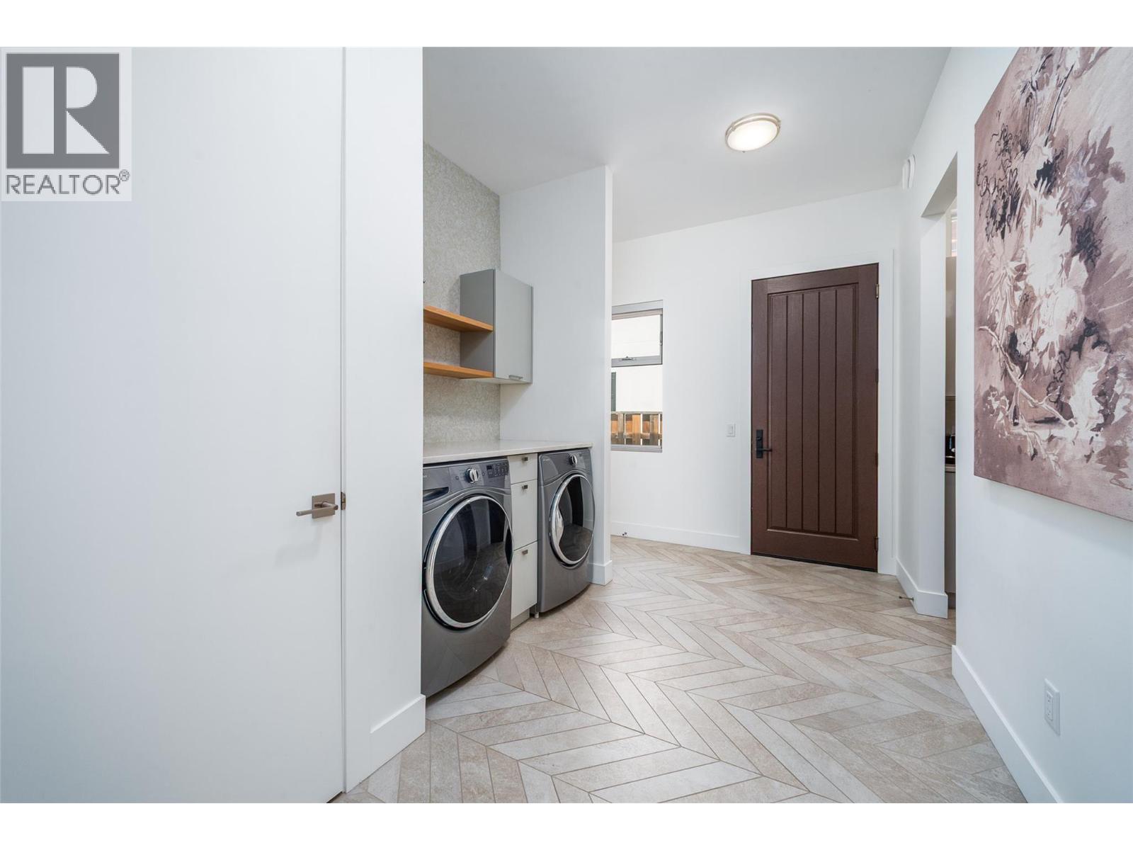  3567 Lakeshore Road, Kelowna