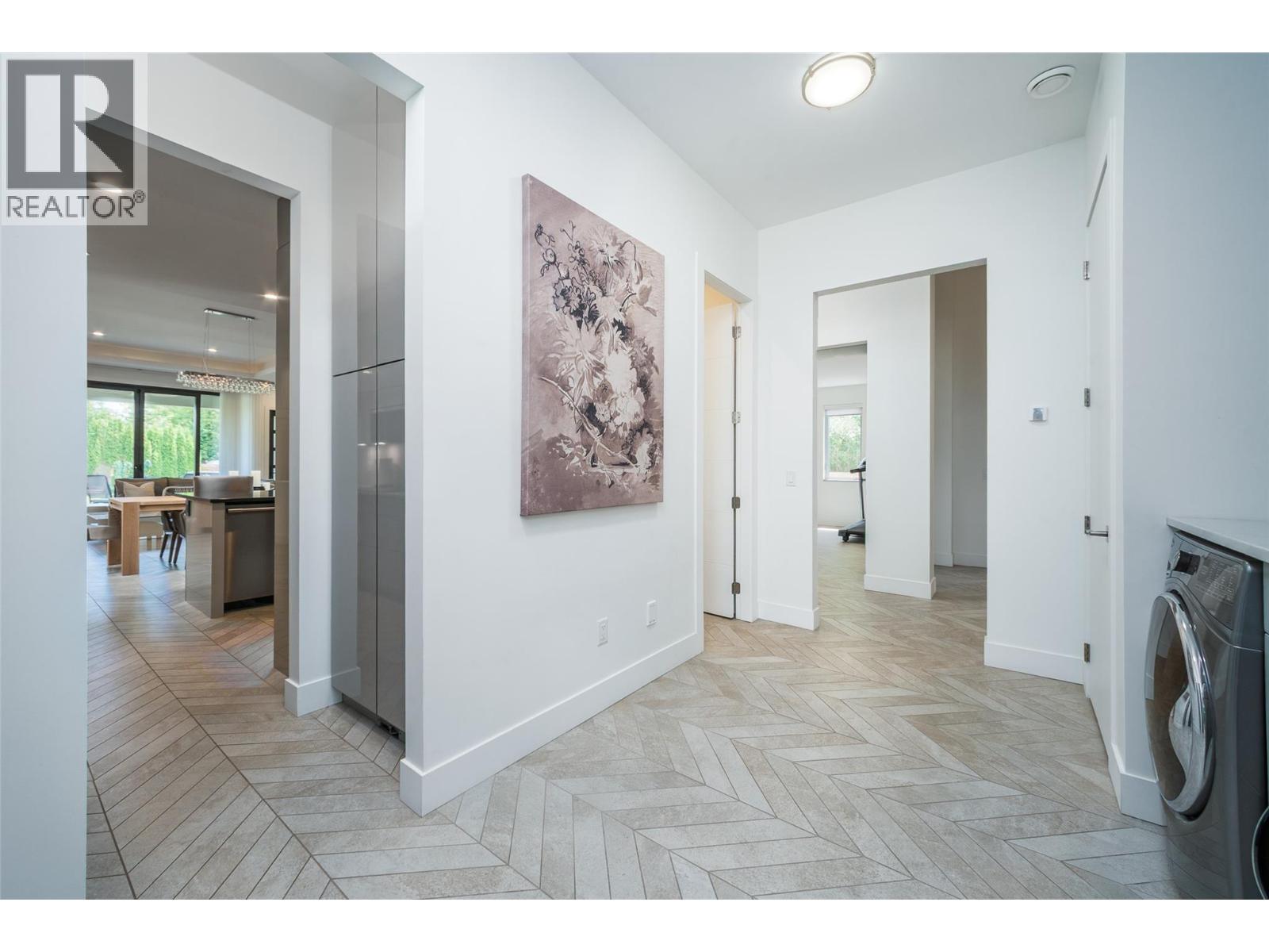  3567 Lakeshore Road, Kelowna