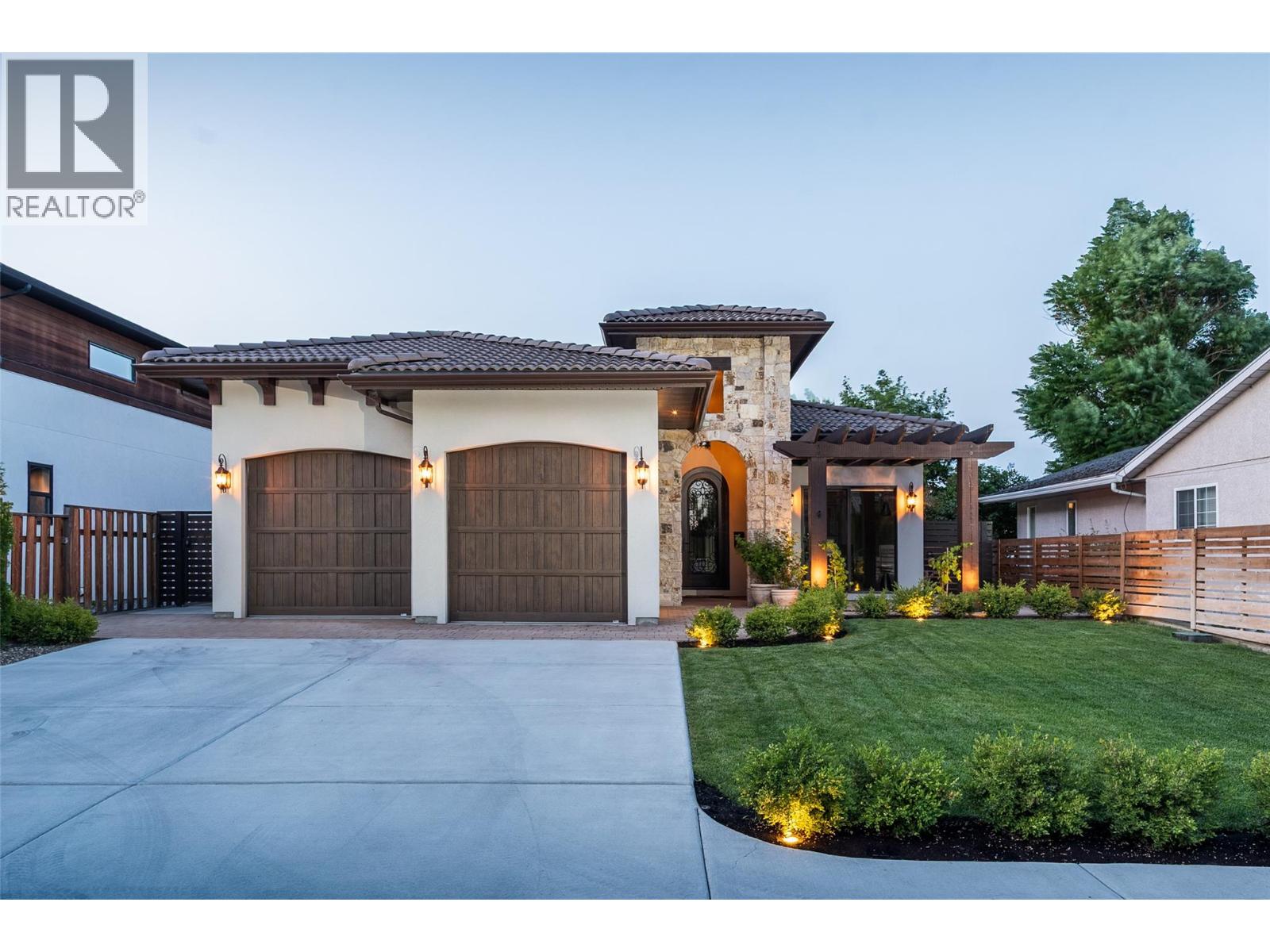  3567 Lakeshore Road, Kelowna