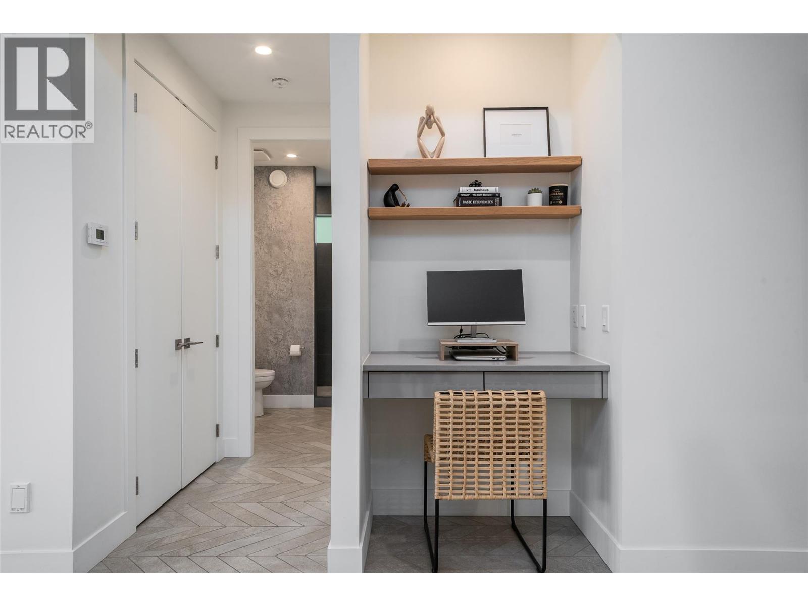  3567 Lakeshore Road, Kelowna