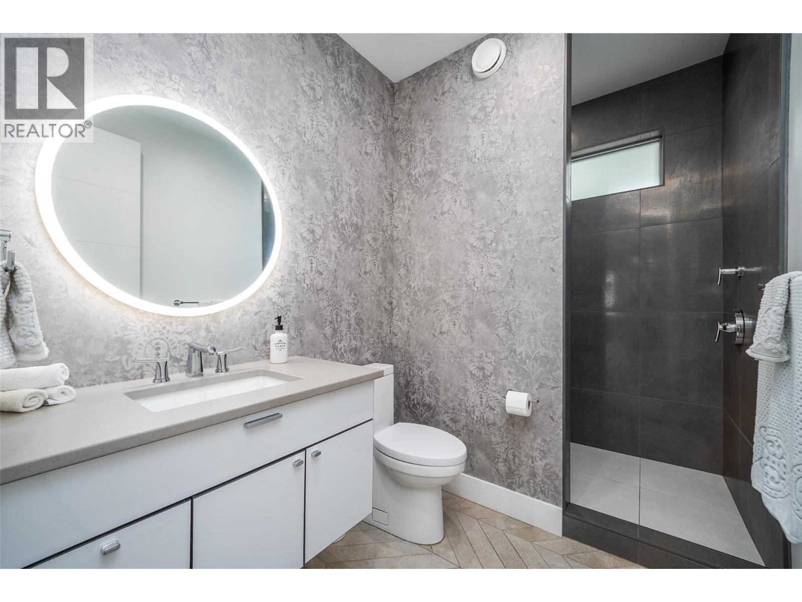  3567 Lakeshore Road, Kelowna