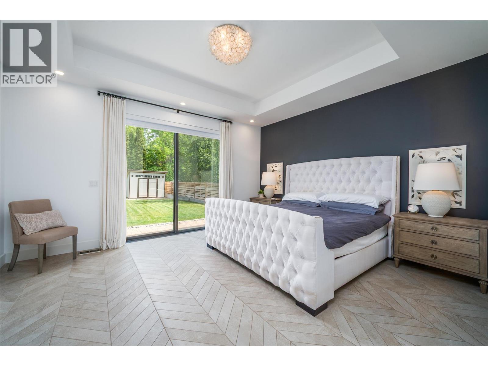  3567 Lakeshore Road, Kelowna