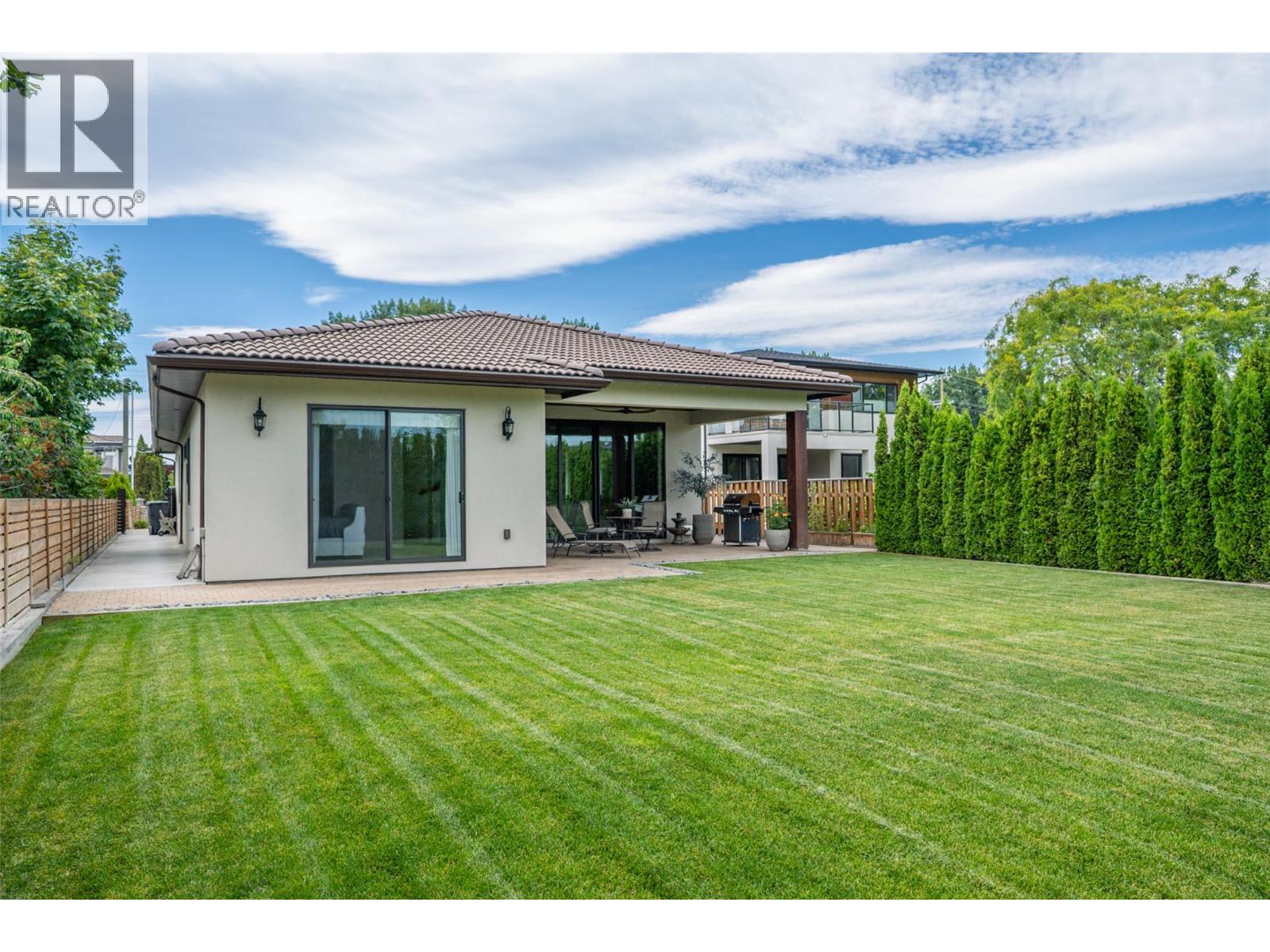  3567 Lakeshore Road, Kelowna