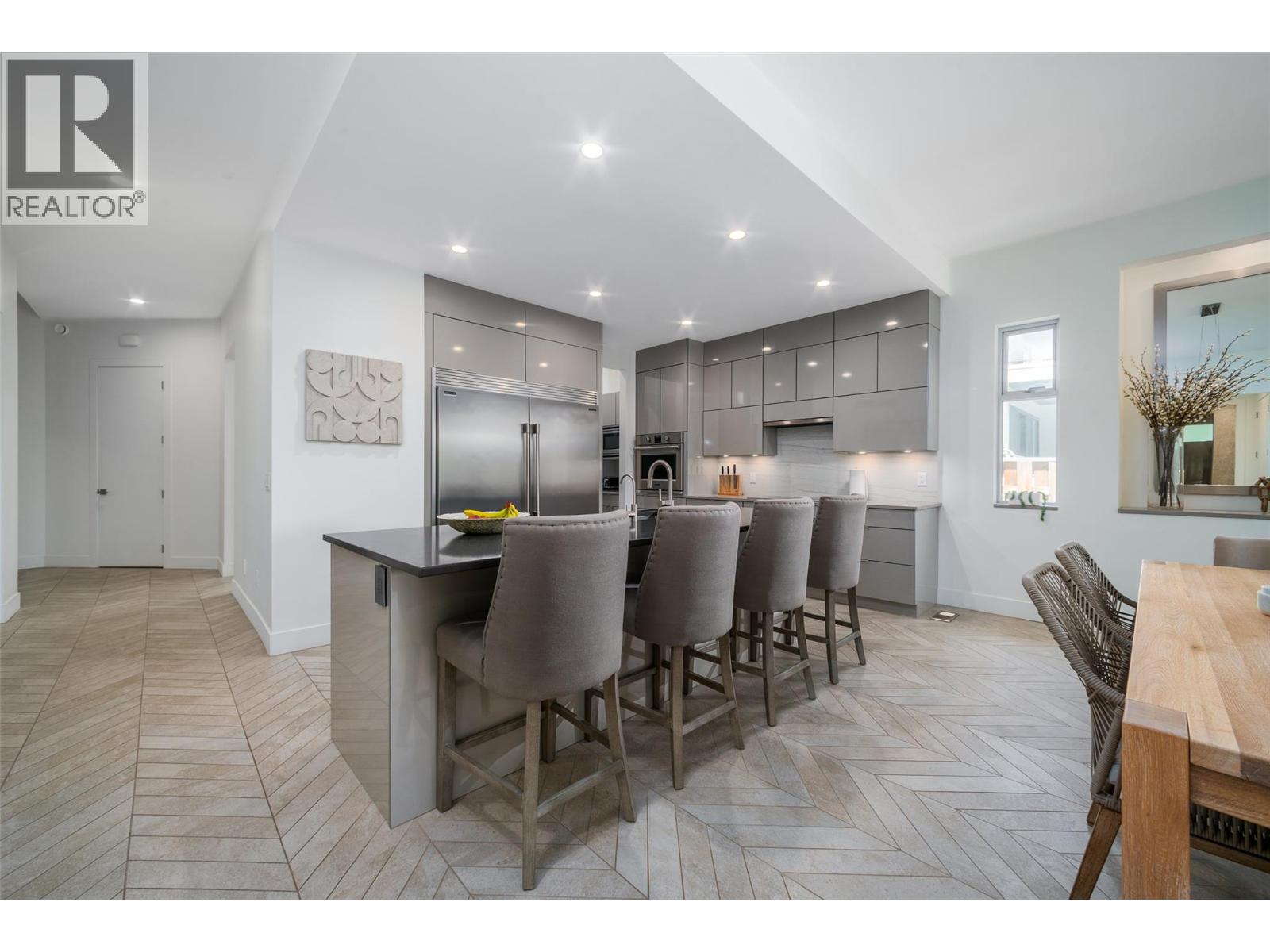  3567 Lakeshore Road, Kelowna
