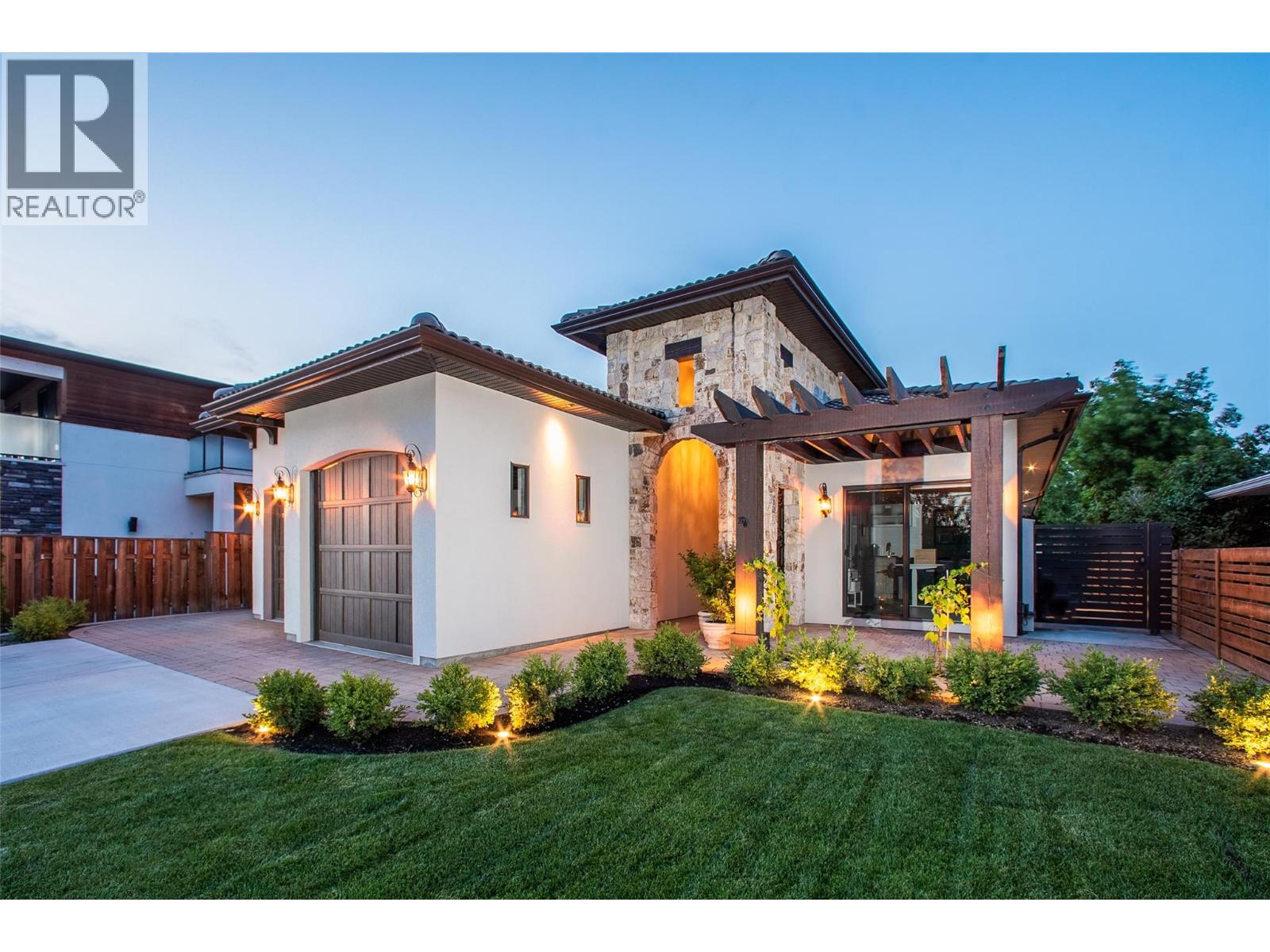  3567 Lakeshore Road, Kelowna
