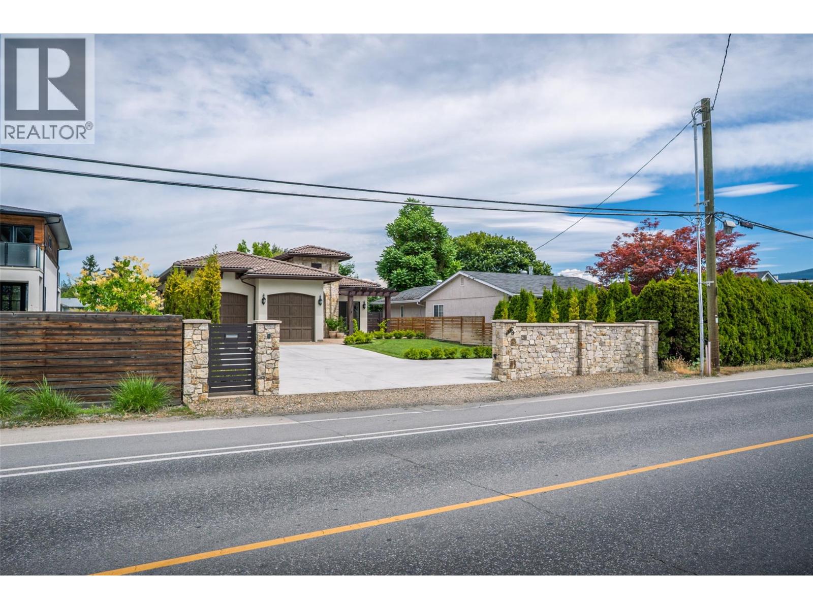  3567 Lakeshore Road, Kelowna
