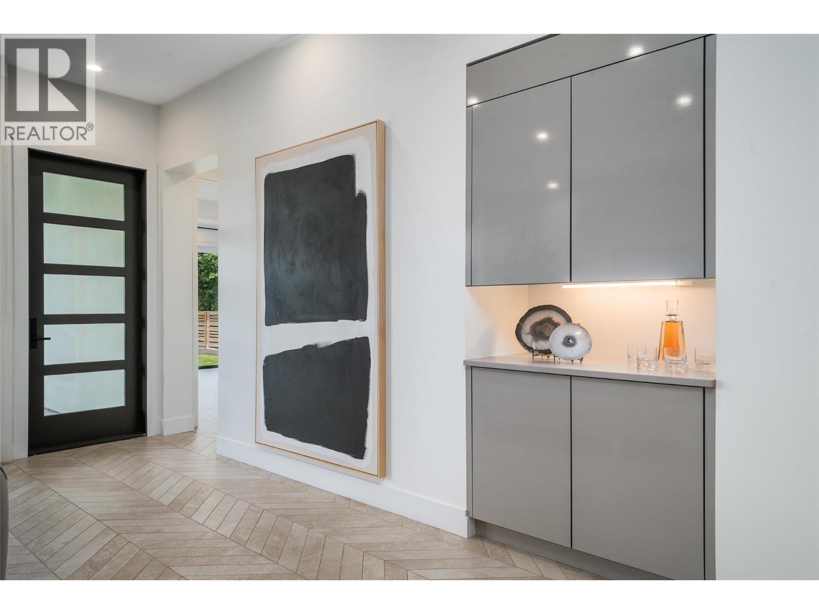  3567 Lakeshore Road, Kelowna