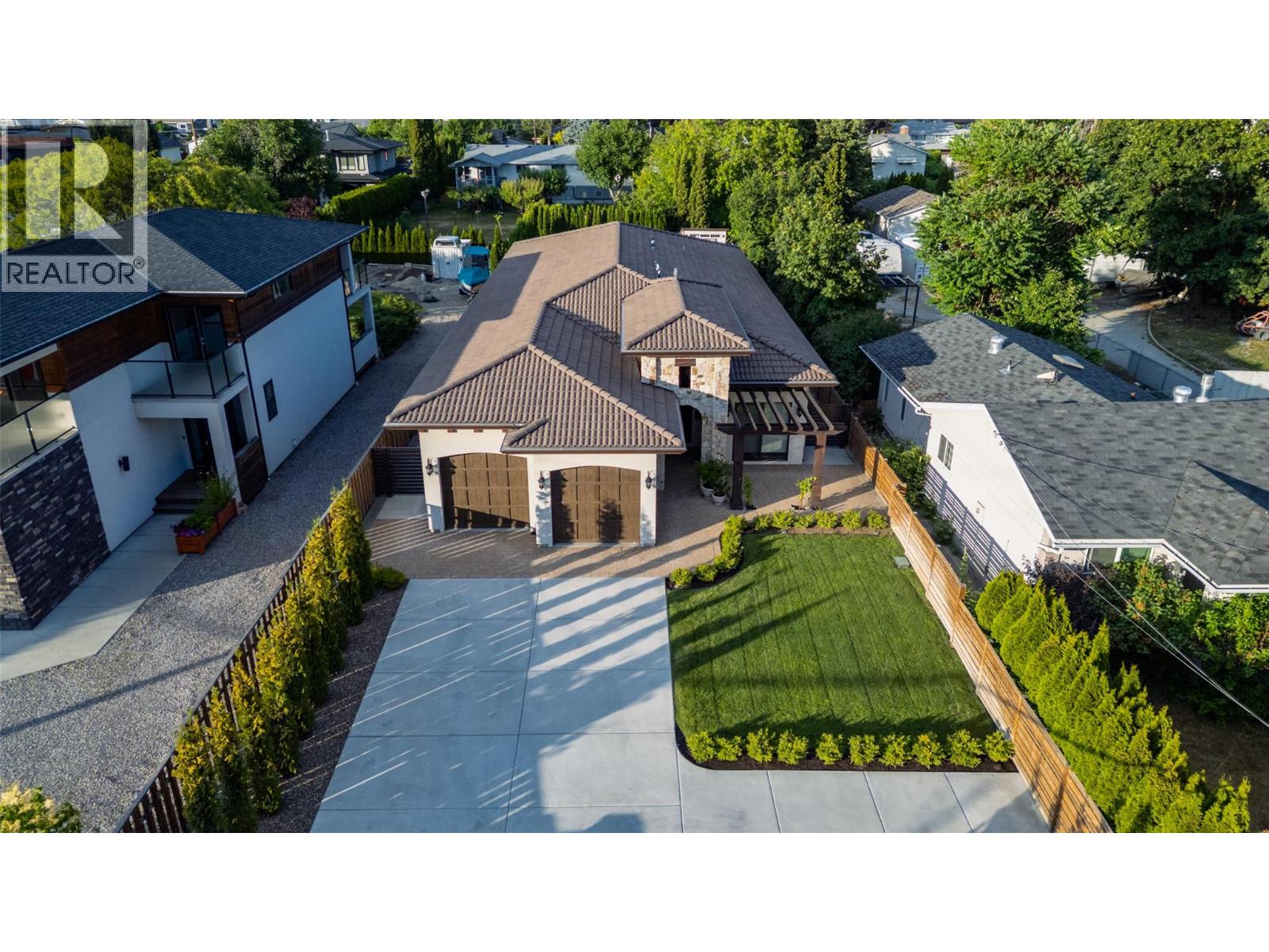  3567 Lakeshore Road, Kelowna