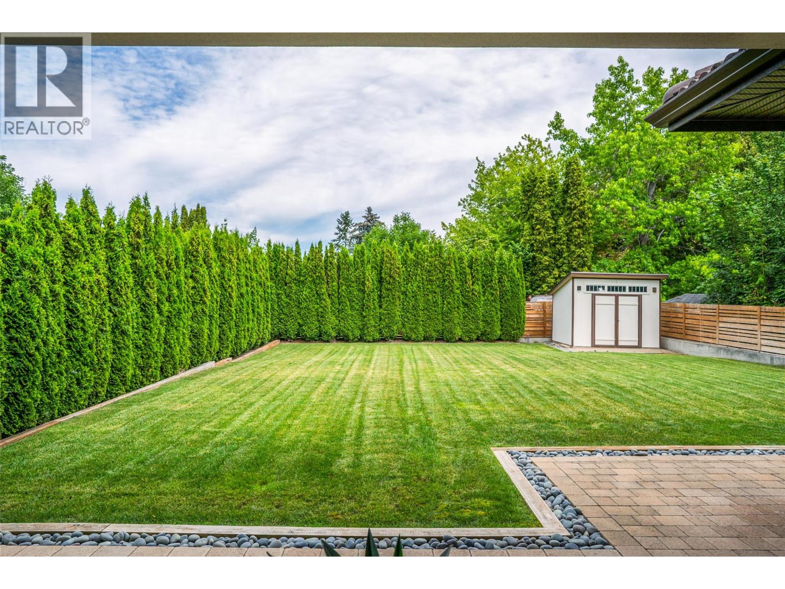  3567 Lakeshore Road, Kelowna
