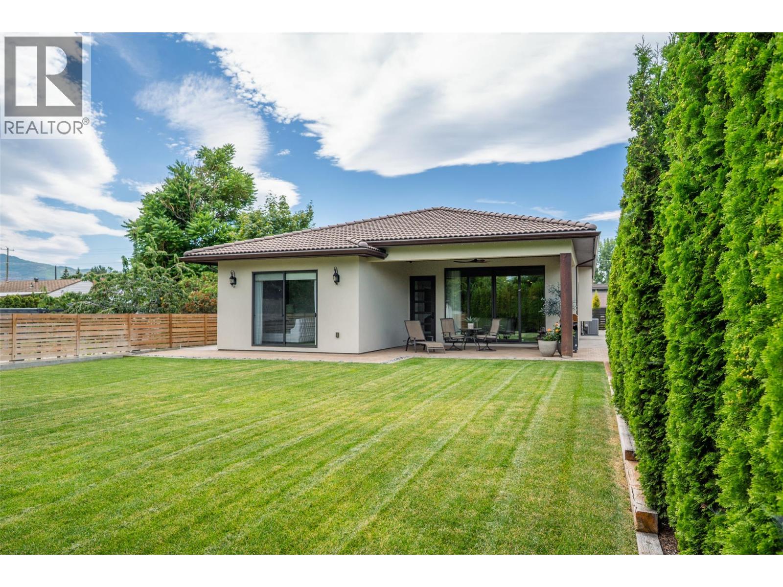 3567 Lakeshore Road, Kelowna