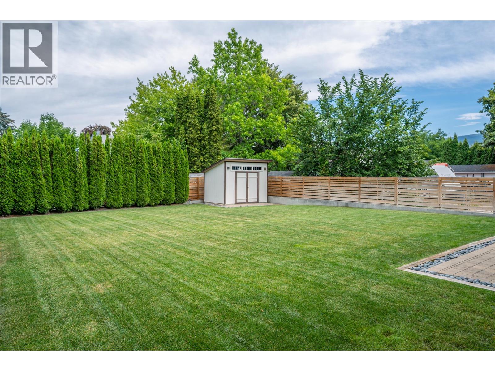  3567 Lakeshore Road, Kelowna