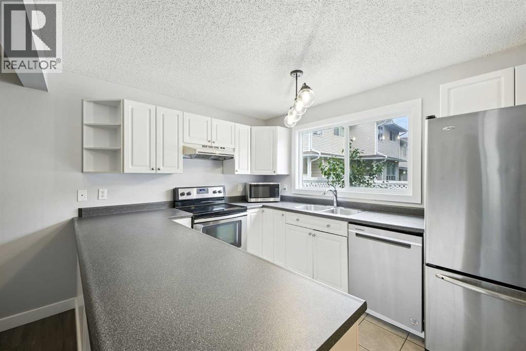 Single Family House for Sale in  Woodmont Terrace SW Woodbine Calgary 