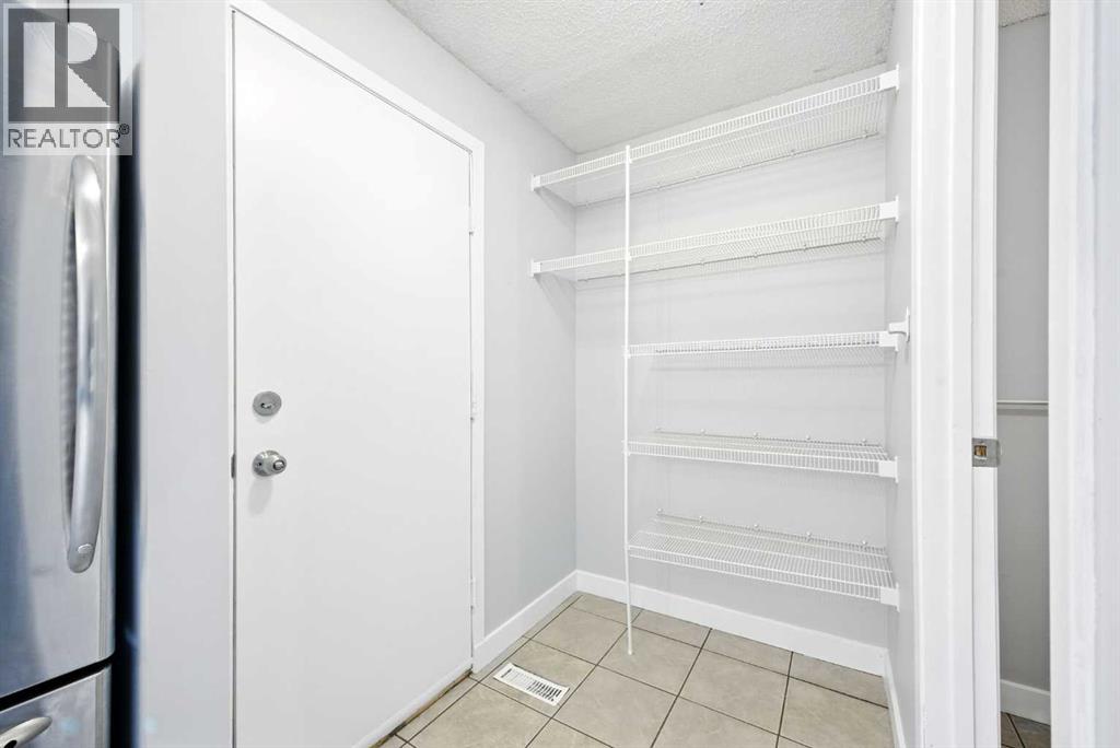 Single Family House for Sale in  Woodmont Terrace SW Woodbine Calgary 