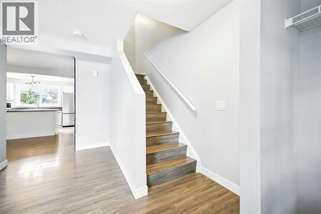 Single Family House for Sale in  Woodmont Terrace SW Woodbine Calgary 