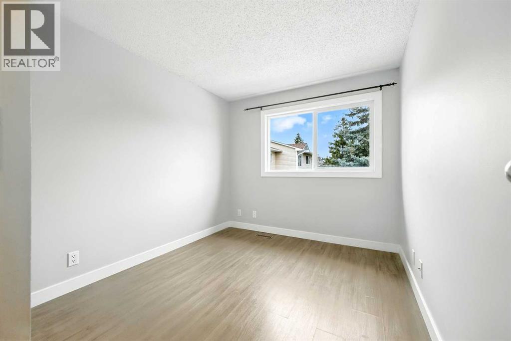 Single Family House for Sale in  Woodmont Terrace SW Woodbine Calgary 