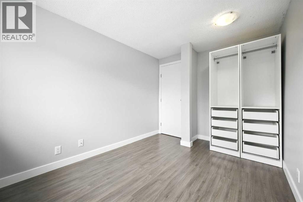 Single Family House for Sale in  Woodmont Terrace SW Woodbine Calgary 