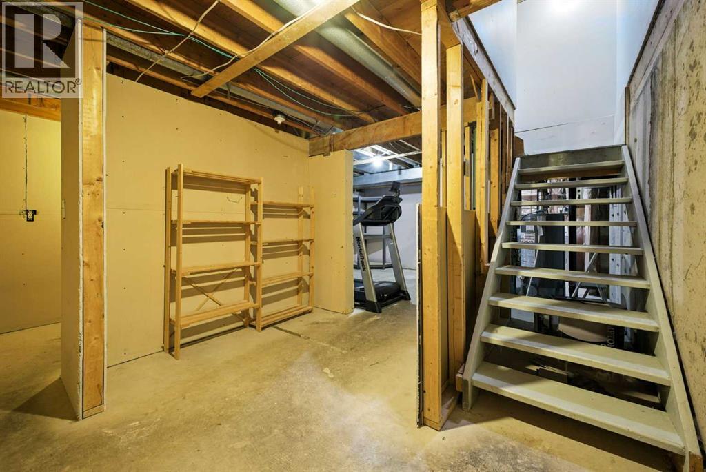 Single Family House for Sale in  Woodmont Terrace SW Woodbine Calgary 
