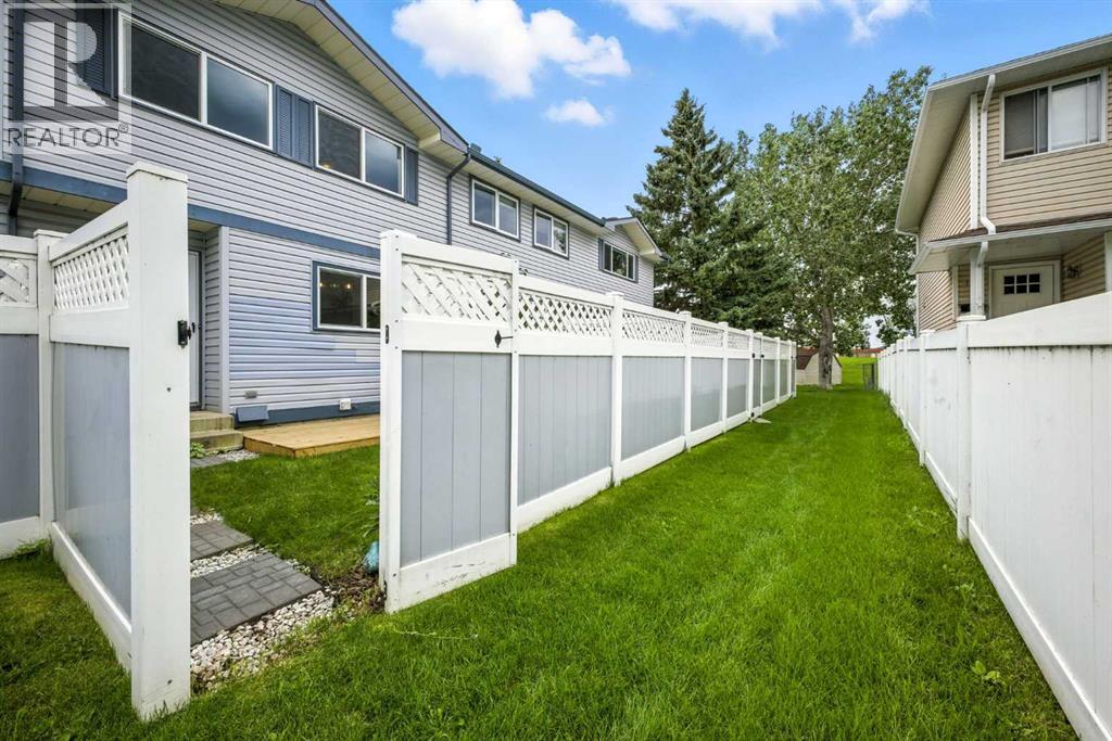 Single Family House for Sale in  Woodmont Terrace SW Woodbine Calgary 
