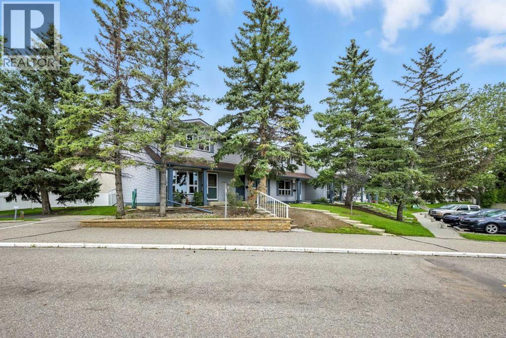 Single Family House for Sale in  Woodmont Terrace SW Woodbine Calgary 