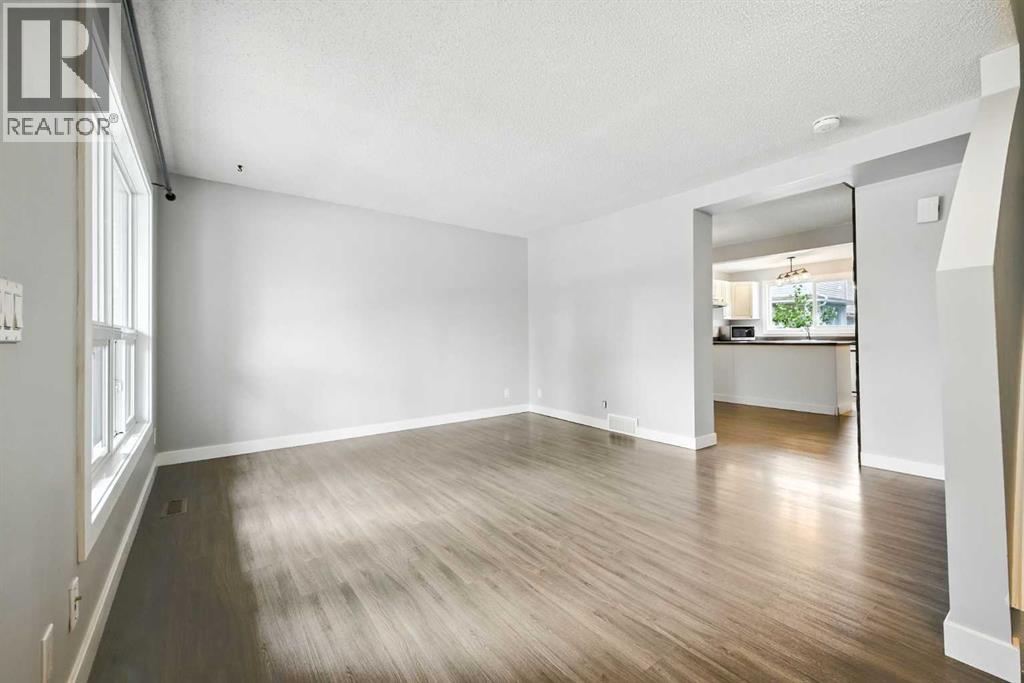 Single Family House for Sale in  Woodmont Terrace SW Woodbine Calgary 