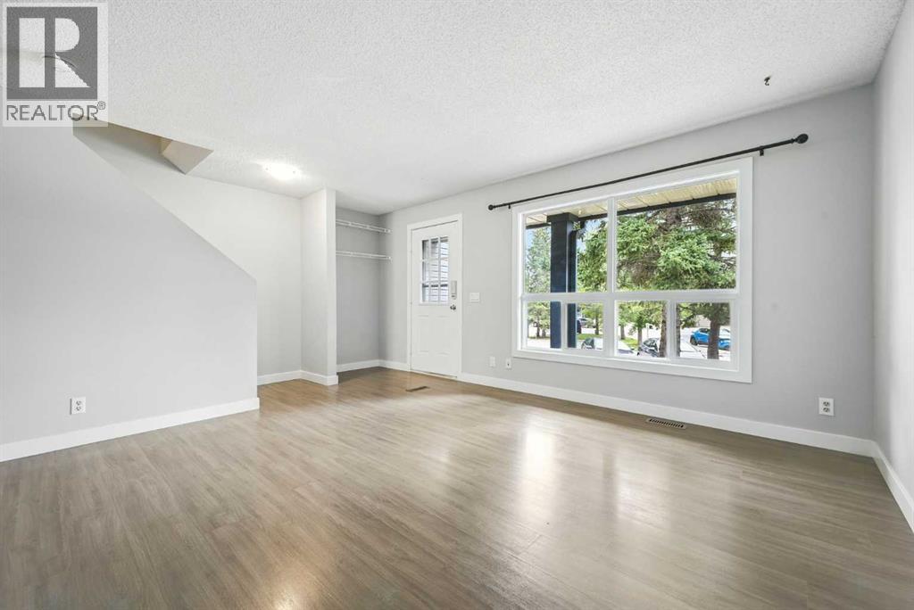 Single Family House for Sale in  Woodmont Terrace SW Woodbine Calgary 