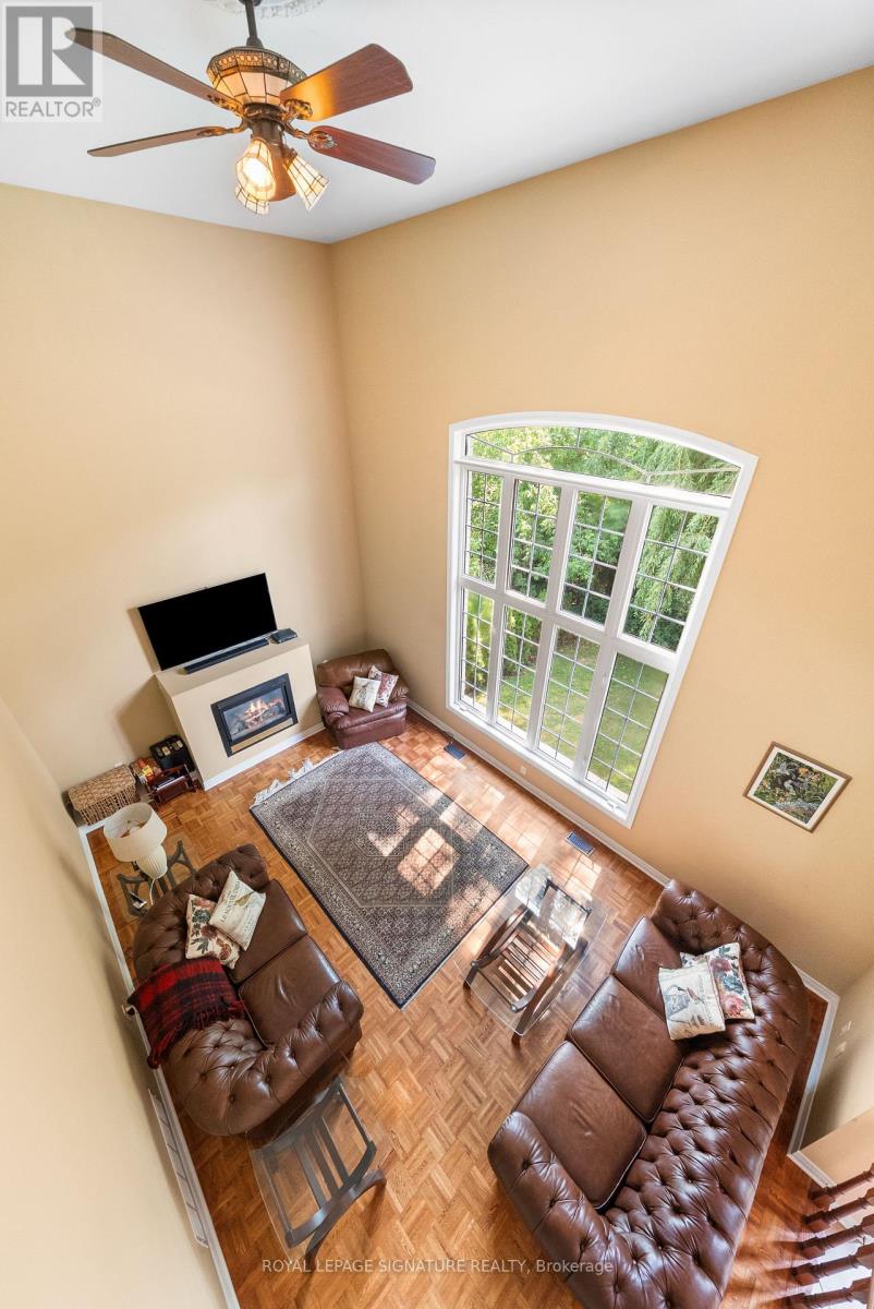 Photo 22 of 3 Linda Margaret Crescent, Richmond Hill ON